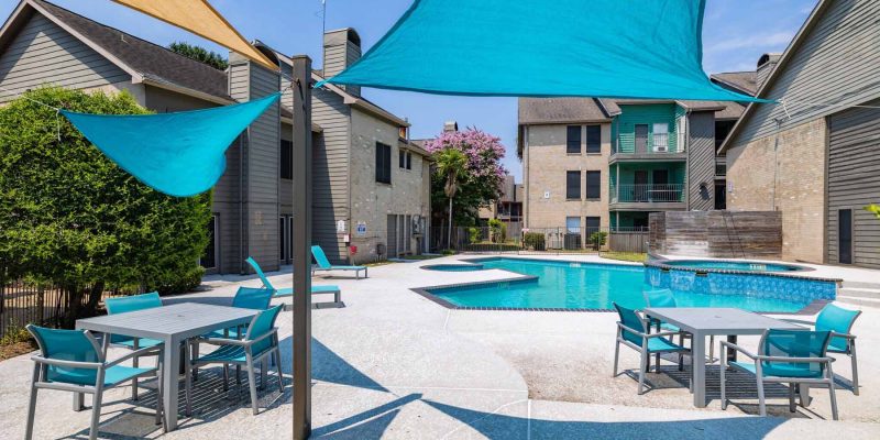 41-miramar-houston-tx-pool-lounge